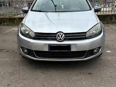 Usata VW Golf VI Comfortline 122 CV (89 kW) 2010 Grigio Utilitaria