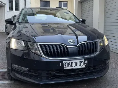Usata Skoda Octavia Executive 150 CV (110 kW) 2018 Nero Station wagon