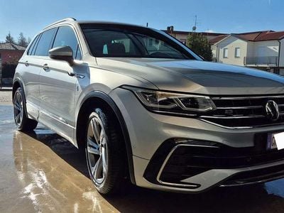 Usata VW Tiguan R-line 150 CV (110 kW) 2023 Argento SUV