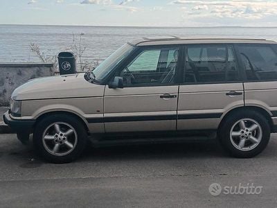 Usata Land Rover Range Rover 136 CV (100 kW) 1998 Grigio SUV