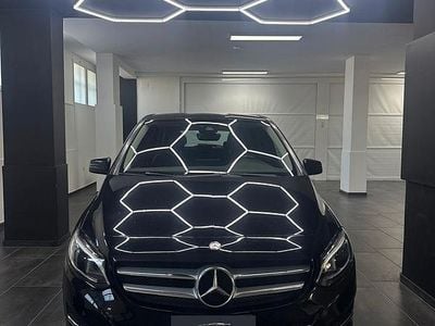Käytetty Mercedes B180 Premium 109 HP (80 kW) 2017 Musta Tila-auto