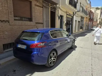 Usata Peugeot 308 120 CV (88 kW) 2018 Bluazzurro Berlina