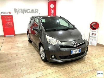 Usata Toyota Verso Active 90 CV (66 kW) 2011 Grigio Monovolume