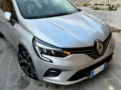 Usata Renault Clio V 101 CV (74 kW) 2022 Berlina
