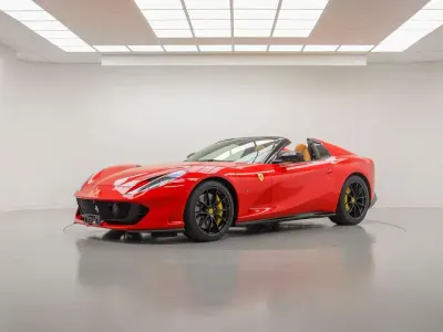Usata Ferrari 812 795 CV (584 kW) 2021 Rosso corsa Cabrio