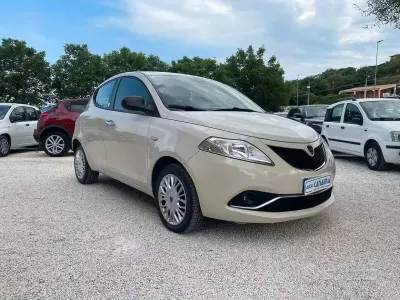 Usata Lancia Ypsilon 69 CV (50 kW) 2018 Utilitaria