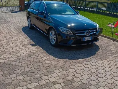 Usata Mercedes 200 160 CV (117 kW) 2019 Nero Station wagon