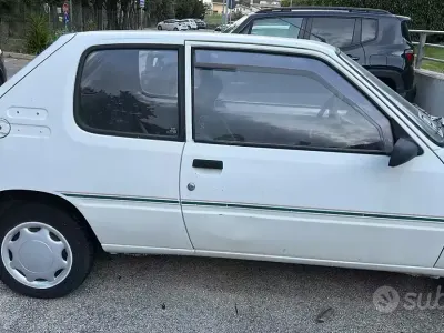 Usata Peugeot 205 52 CV (38 kW) 1990 Bianco Utilitaria