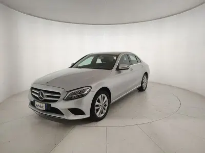 Usata Mercedes C180 122 CV (89 kW) 2019 Argento Utilitaria