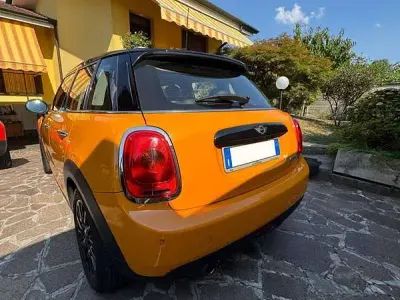 Usata Mini Cooper 136 CV (100 kW) 2016 Arancione Utilitaria