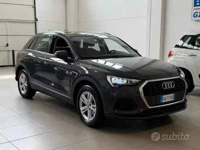 Käytetty Audi Q3 150 HP (110 kW) 2019 Harmaa Katumaasturi