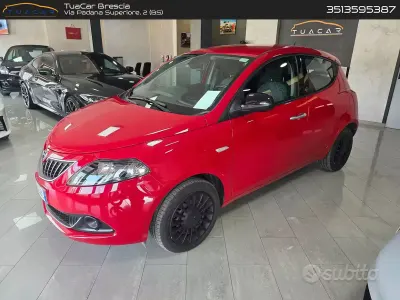 Usata Lancia Ypsilon Silver 69 CV (50 kW) 2021 Rosso Utilitaria