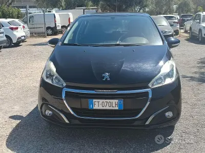 Usata Peugeot 208 82 CV (60 kW) 2019 Viola Utilitaria