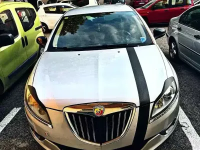 Usata Lancia Delta 120 CV (88 kW) 2008 Grigio Utilitaria