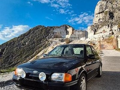 Usata Ford Escort RS 132 CV (97 kW) 1987 Nero Berlina