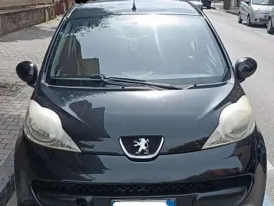 Usata Peugeot 107 54 CV (39 kW) 2008 Nero Utilitaria