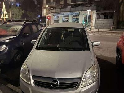 Usata Opel Zafira Cosmo 140 CV (102 kW) 2009 Monovolume