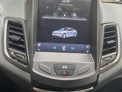 Usata Ford Fiesta Titanium 96 CV (70 kW) 2010 Grigio Utilitaria