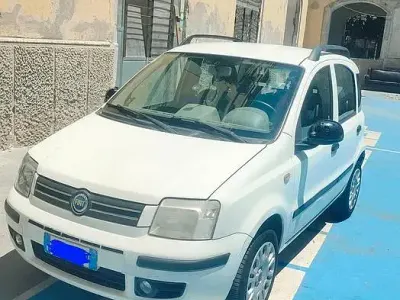 Usata Fiat Panda 69 CV (50 kW) 2006 Bianco Utilitaria