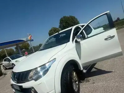 Usata Mitsubishi L200 2023 Bianco Pick-up