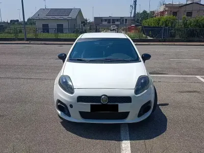 Usata Abarth Grande Punto 155 CV (114 kW) 2010 Bianco Utilitaria