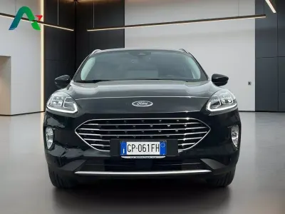 Usata Ford Kuga Titanium 150 CV (110 kW) 2023 Agate black (metallizzato) SUV