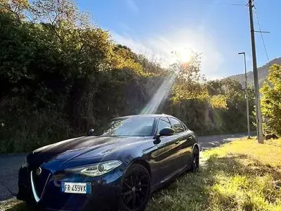 Usata Alfa Romeo Giulia Executive 150 CV (110 kW) 2018 Blu Berlina
