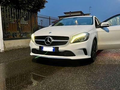 Gebraucht Mercedes A180 109 PS (80 kW) 2015 Limousine