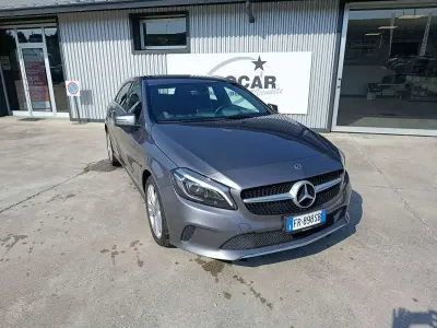 Usata Mercedes A180 109 CV (80 kW) 2018 Grigio Berlina