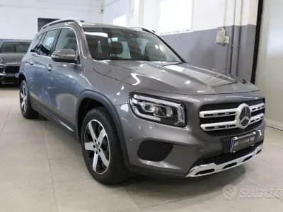 Usado Mercedes GLB180 116 CV (85 kW) 2020 Gris SUV
