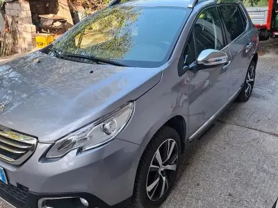 Usata Peugeot 2008 100 CV (73 kW) 2016 Grigio SUV