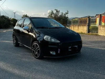 Usata Fiat Grande Punto 90 CV (66 kW) 2008 Nero Utilitaria