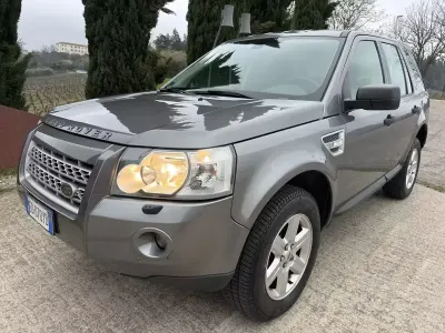 Usata Land Rover Freelander 2 HSE 150 CV (110 kW) 2012 Grigio SUV