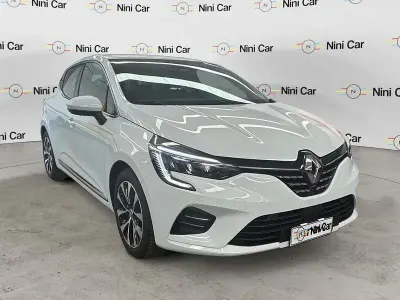 Usata Renault Clio V Intens 140 CV (102 kW) 2023 Bianco Utilitaria