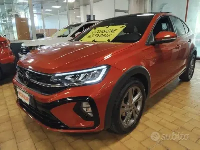 Usata VW Taigo R-line 116 CV (85 kW) 2024 Kings red / metallizzato SUV