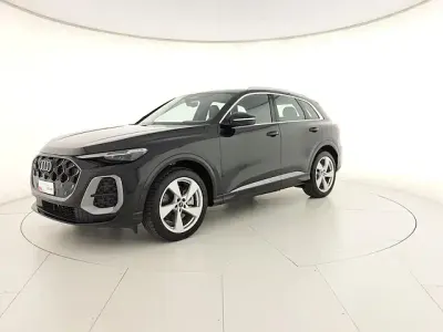 Nuova Audi Q5 S-Line 204 CV (150 kW) 2025 Nero mito metallizzato SUV