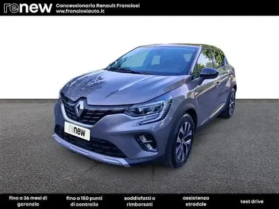 Usata Renault Captur Techno 94 CV (69 kW) 2023 Grigio SUV