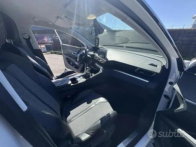 Usata Peugeot 3008 2018 Bianco SUV