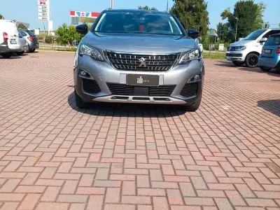 Usata Peugeot 3008 GT-line 131 CV (96 kW) 2019 Grigio SUV