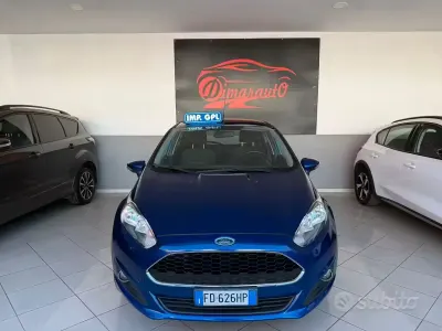 Käytetty Ford Fiesta 96 HP (70 kW) 2016 Sininen Viistoperä