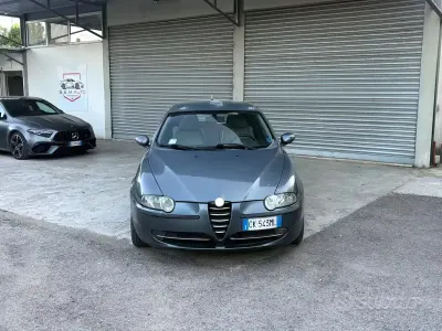 Occasion Alfa Romeo 147 Distinctive 140 ch (102 kW) 2004 Gris Citadine
