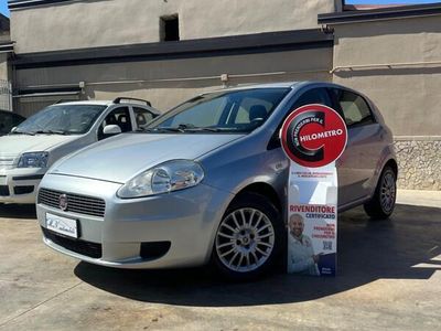 Usata Fiat Grande Punto Dynamic 65 CV (47 kW) 2008 Grigio metallizzato Utilitaria