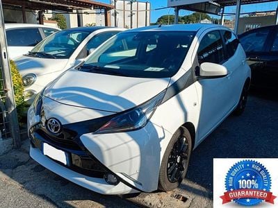 Usata Toyota Aygo X-wave 69 CV (50 kW) 2017 Bianco Utilitaria