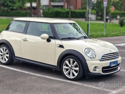 Usata Mini Cooper 122 CV (89 kW) 2010 Beige Utilitaria