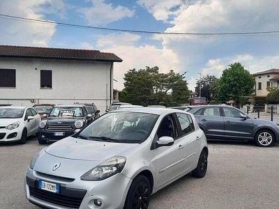 Usata Renault Clio II 65 CV (47 kW) 2010 Grigio Berlina