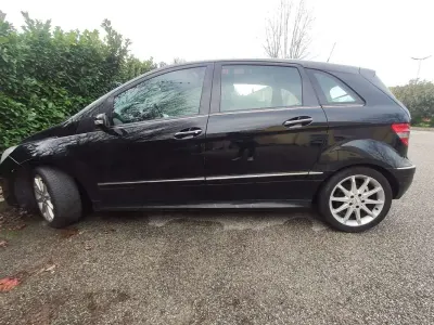 Usata Mercedes B200 140 CV (102 kW) 2007 Monovolume