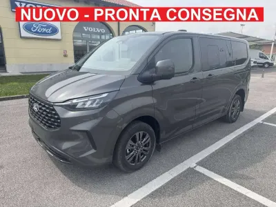 Nuova Ford Tourneo Titanium 136 CV (100 kW) 2026 Magnetic grey Monovolume