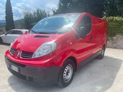 Usata Renault Trafic 145 CV (106 kW) 2007 Rosso Monovolume