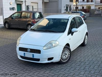 Usata Fiat Grande Punto Dynamic 75 CV (55 kW) 2008 Bianco Utilitaria