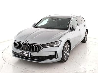 Usata Skoda Superb Style 150 CV (110 kW) 2024 Grigio argento Station wagon